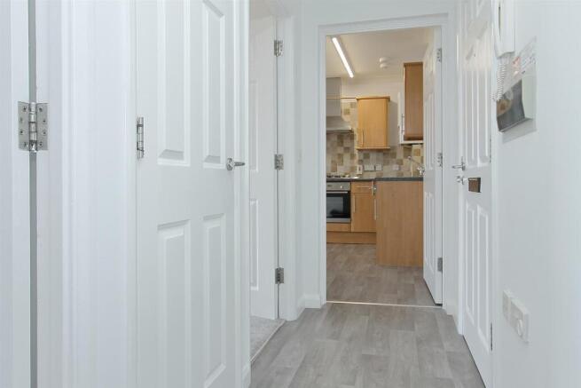 8 kingsway house PH11.JPG