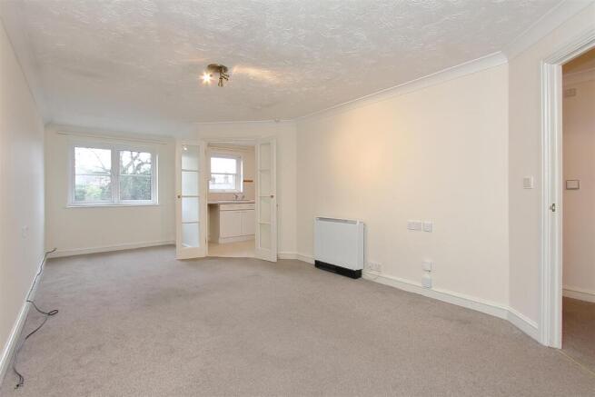 48 Archers Court (6).JPG