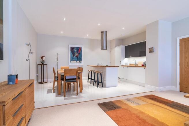 Flat 6 Regal House-11.jpg