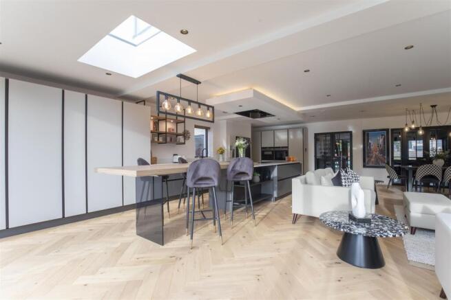 4 Walnut Close-05.jpg