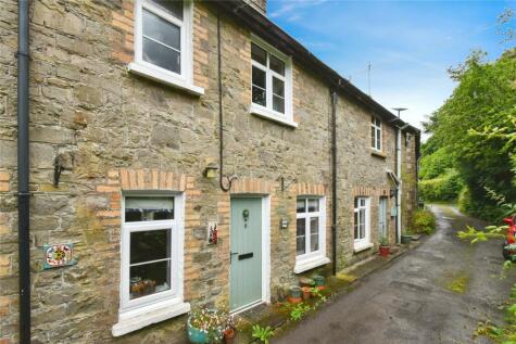 Pantllyn Terrace, Llandybie, Ammanford, Carmarthenshire, SA18