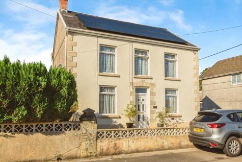 Llwyncelyn Road, Tairgwaith, Ammanford, Neath Port Talbot, SA18