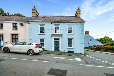 Cardigan - 3 bedroom end of terrace house for sale