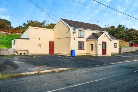 Meinciau Road, Mynyddygarreg, Kidwelly, Carmarthenshire, SA17