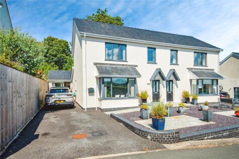 Parc Clomendy, Llansteffan, Carmarthen, Carmarthenshire, SA33