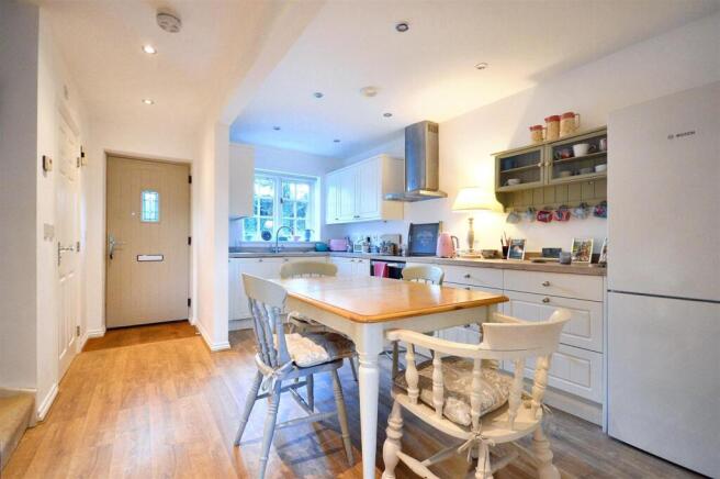 kitchen-dinning area.jpeg