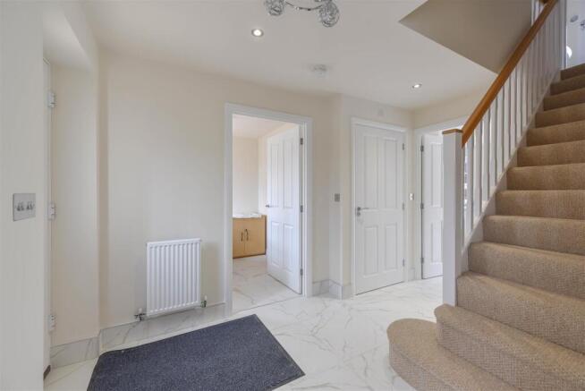 9608entrancehall.jpg