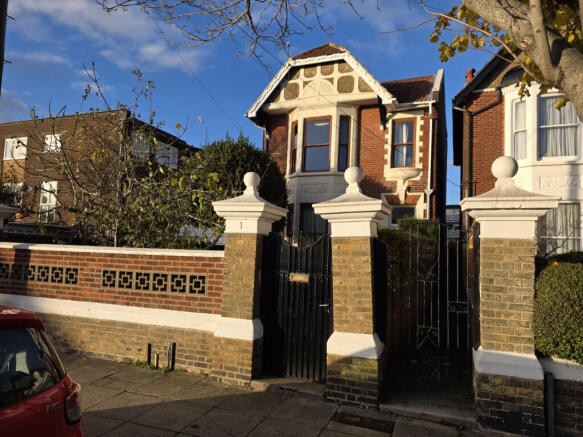 1 bed flat to rent Campbell Road, Southsea PO5