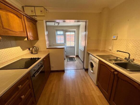 Kitchen 2.jpg