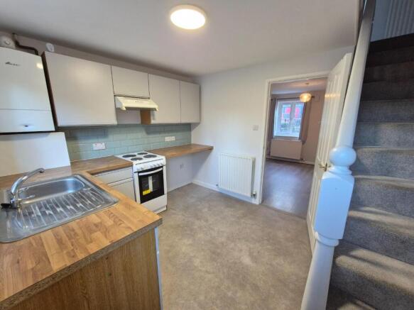 Kitchen 2.jpg