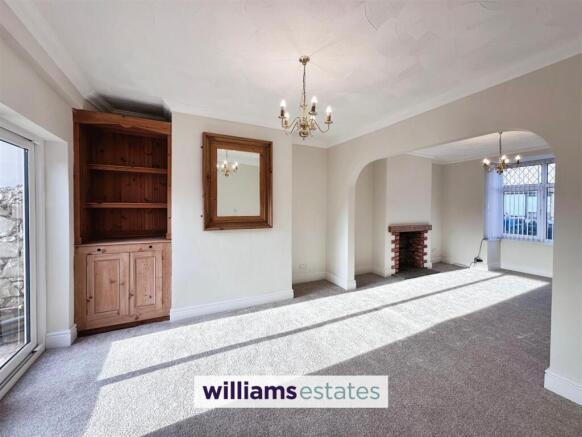 Living Room / Dining Room