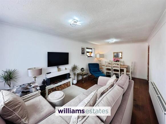Living Room / Dining Room