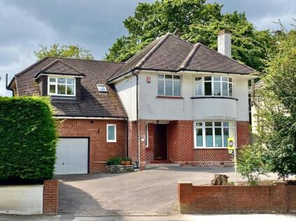 Sandbanks Road, Lilliput, BH14
