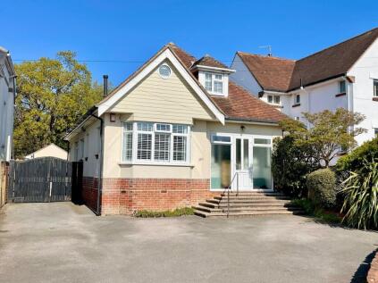 Sandbanks Road, Lilliput, BH14