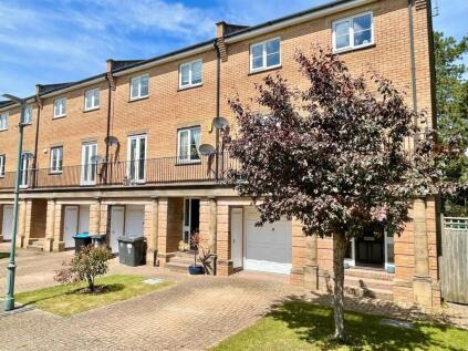 Cheyne Gardens, Westbourne, BH4