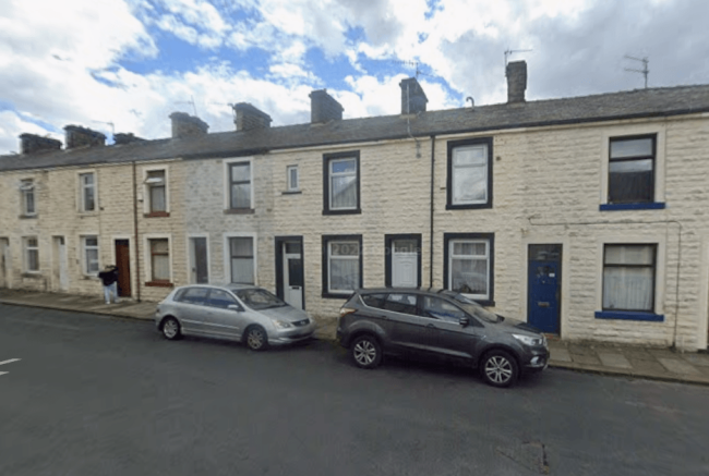 2 bed terraced house to rent Bright Street, Padih
