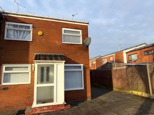 3 bed semi-detached house to rent Castlehey, Skel