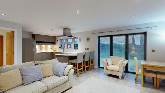 Dining Kitchen / Sitting