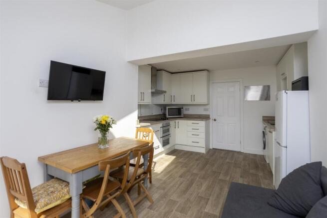7_Horner_Avenue_14.jpg