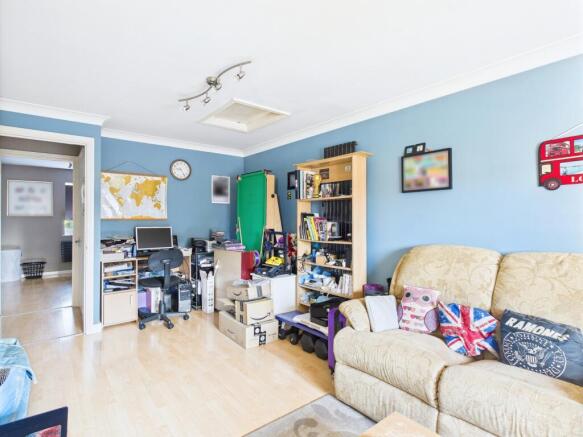 CAM01338G0-PR0129-STILL002