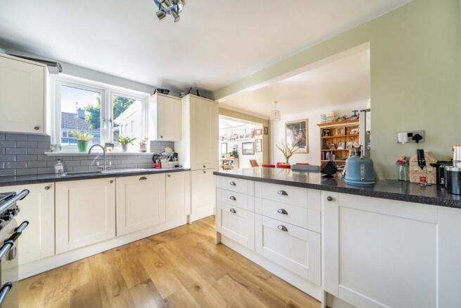 1356866-17-68d13a79cf841-ARW