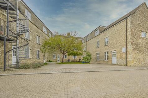 Barton Court, Cirencester