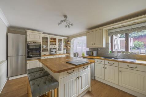 Chervil Close, Swindon, SN2