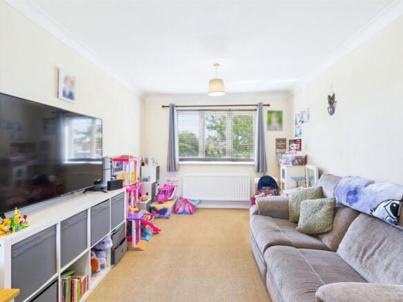CAM01909G0-PR0342-STILL009