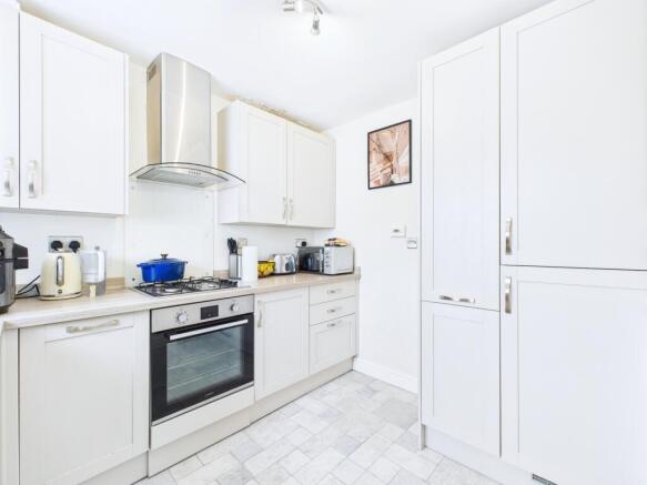 CAM01909G0-PR0373-STILL014