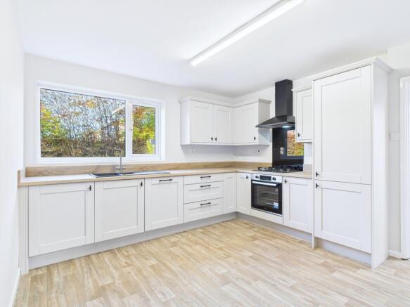 CAM01909G0-PR0428-STILL009