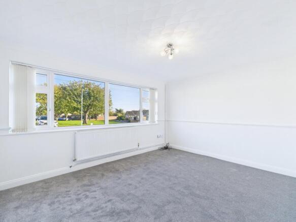 CAM01909G0-PR0438-STILL003