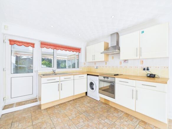 CAM01909G0-PR0438-STILL010