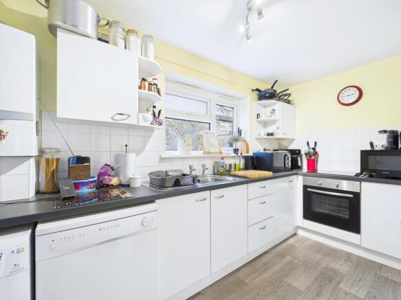 CAM01909G0-PR0461-STILL007