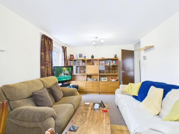 CAM01909G0-PR0461-STILL010