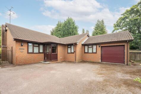 Pondtail Road, Horsham