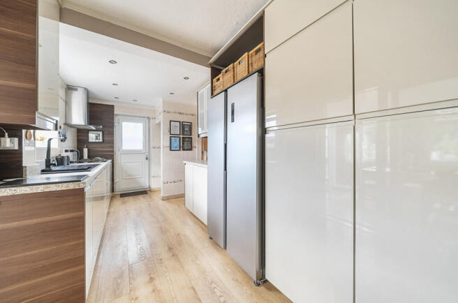 1323885-12-686e64...