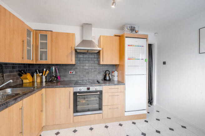 1315053-6-685a8f8...