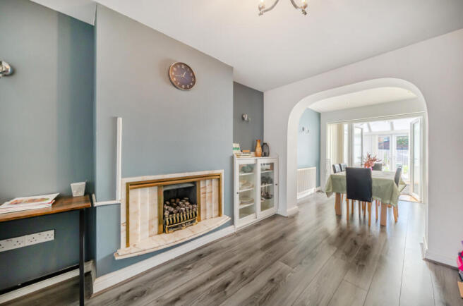 1353593-9-68dbd6d...