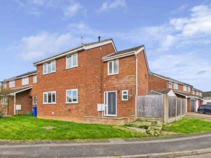 Tennyson Close, Towcester, NN12