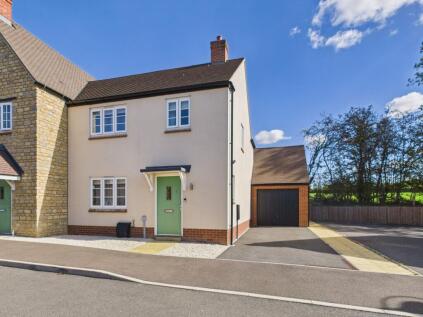 Poachers End, Silverstone, NN12