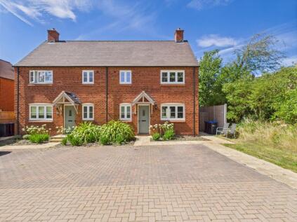 Tanters Road, Towcester, NN12