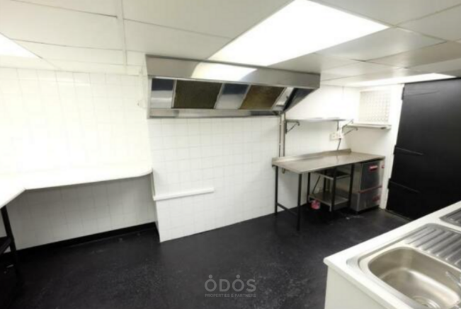 Commercial kitchen