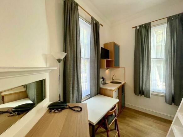Studio flat for rent in Fulham Palace Road, Fulham W6
