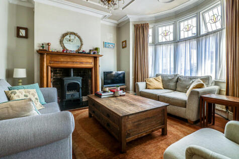 Oakleigh Park Drive, Leigh-on-sea, SS9