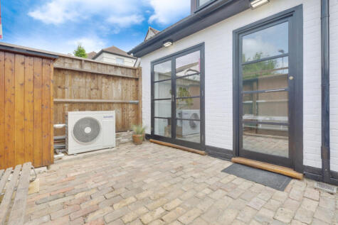 Satanita Road, Westcliff-on-sea, SS0