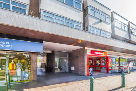 High Street, Rayleigh, SS6