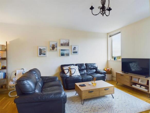 CAM01389G0-PR0093-ST