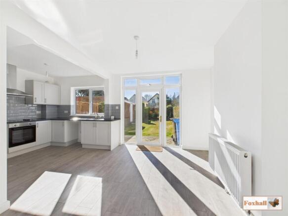 Kitchen / Dining Area