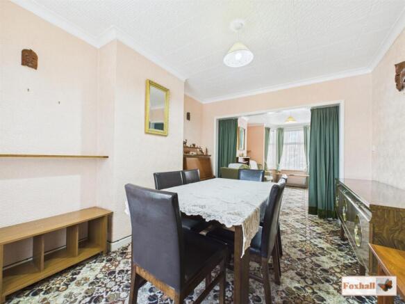 Lounge/Dining Room