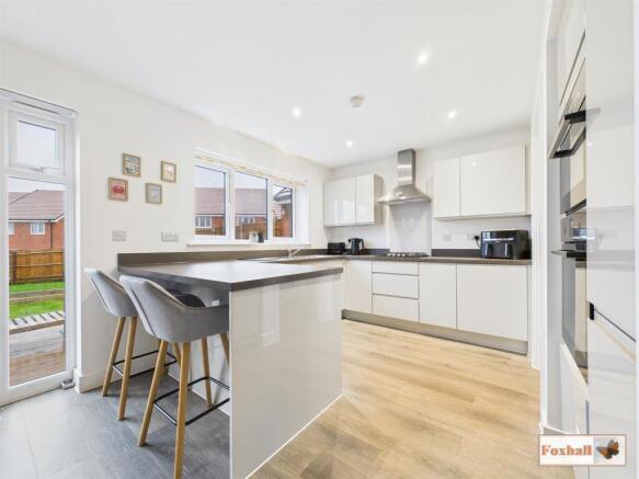 Open Plan Kitchen / Dining Room